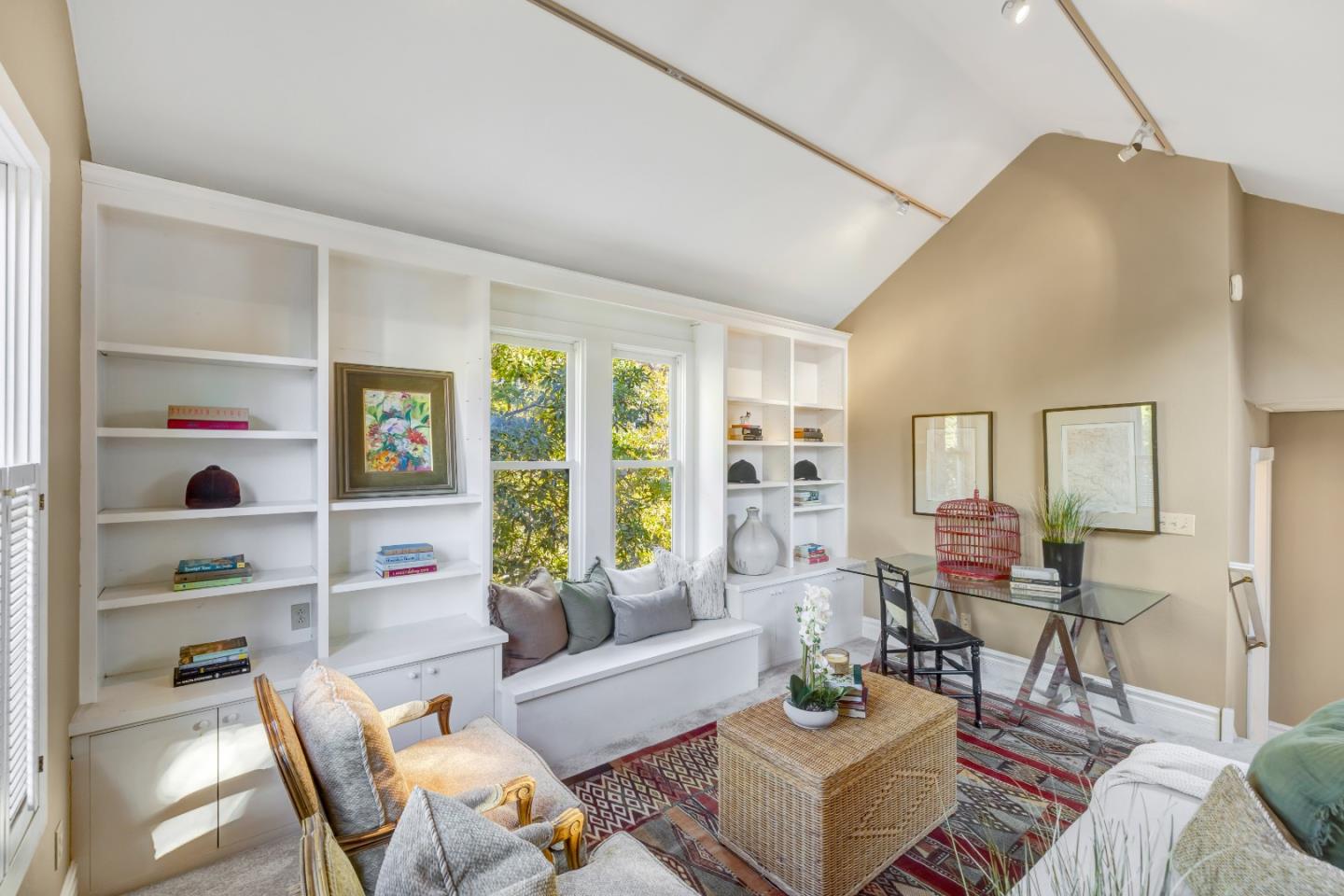 Detail Gallery Image 23 of 34 For 179 Pacific Ave, Pacific Grove,  CA 93950 - 3 Beds | 2 Baths