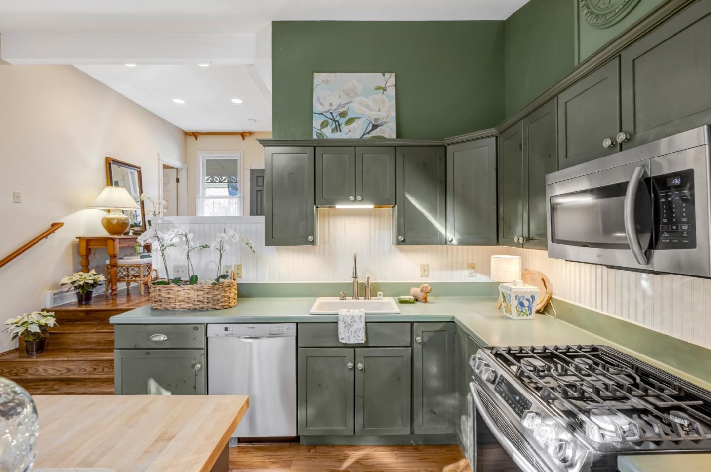 Detail Gallery Image 8 of 34 For 179 Pacific Ave, Pacific Grove,  CA 93950 - 3 Beds | 2 Baths