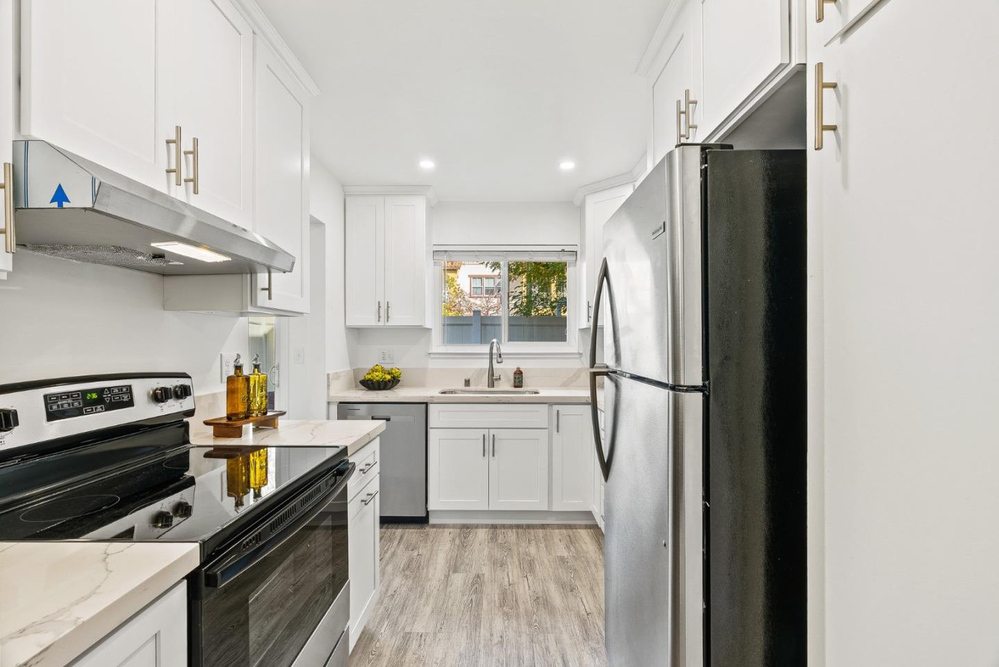 Detail Gallery Image 15 of 37 For 2557 Blue Rock Ct, San Jose,  CA 95133 - 2 Beds | 2 Baths