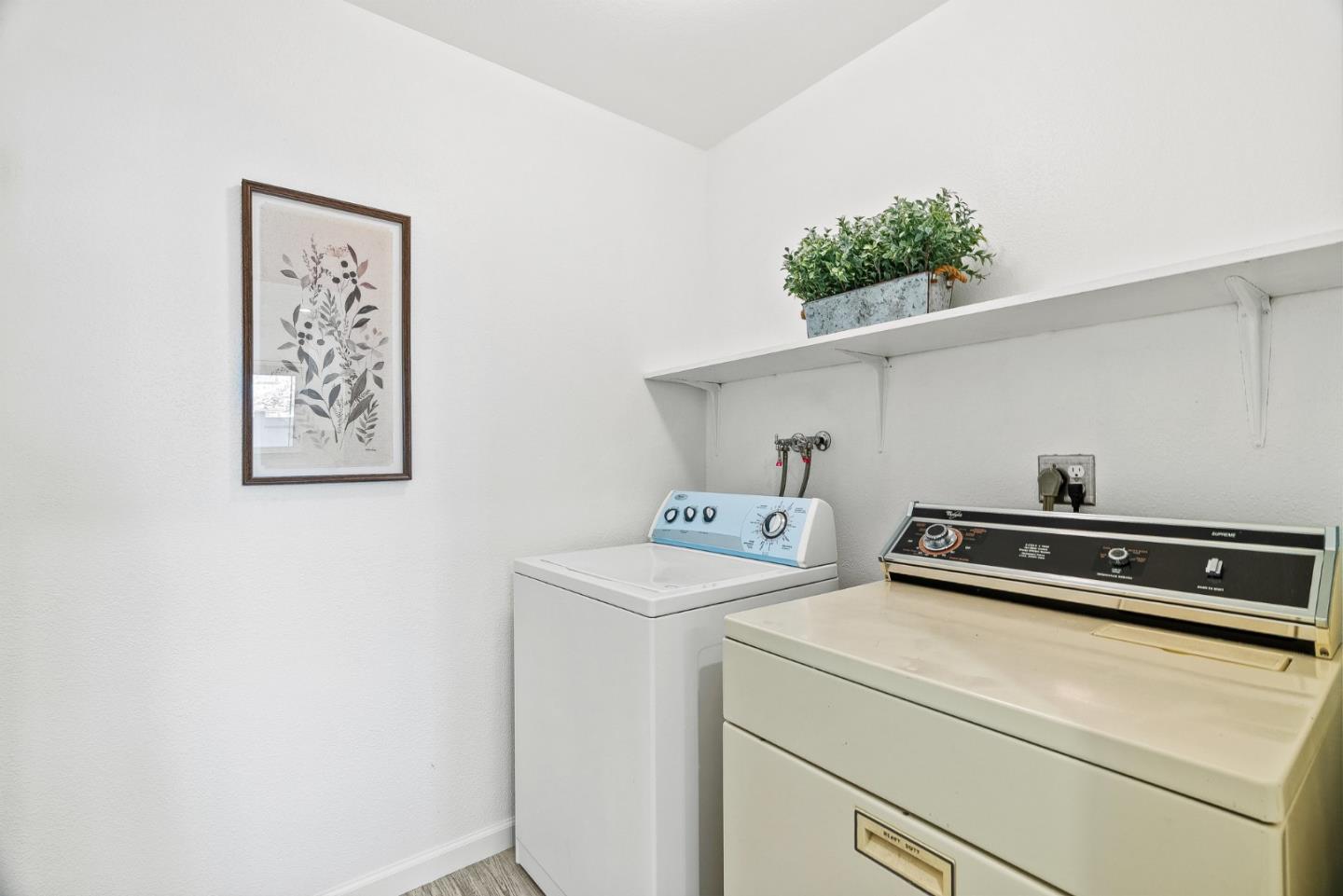 Detail Gallery Image 16 of 37 For 2557 Blue Rock Ct, San Jose,  CA 95133 - 2 Beds | 2 Baths