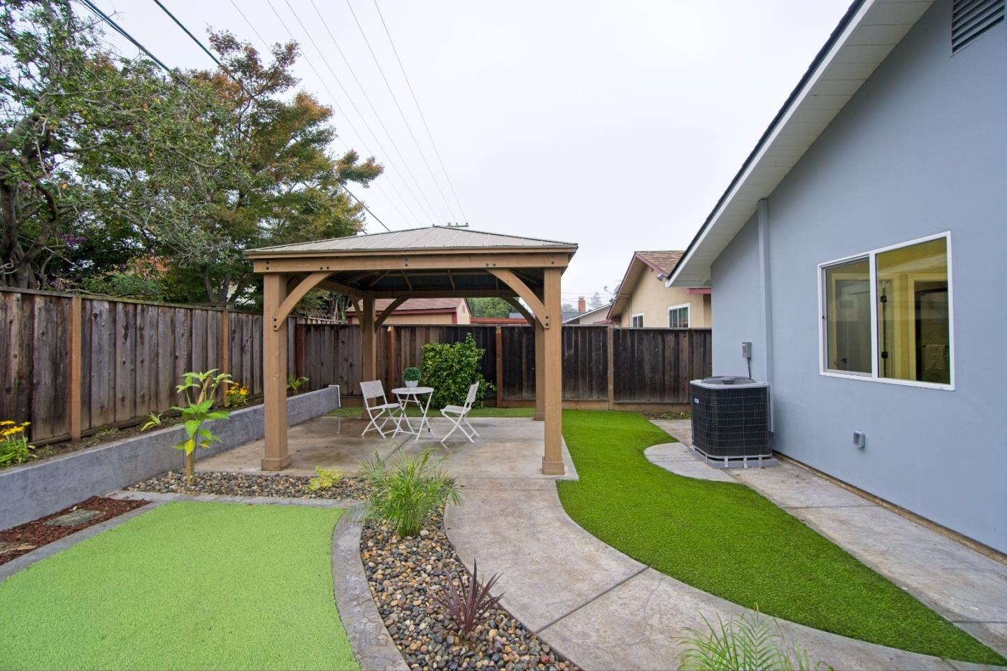 Detail Gallery Image 30 of 31 For 922 Iris Ave, Sunnyvale,  CA 94086 - 4 Beds | 3 Baths