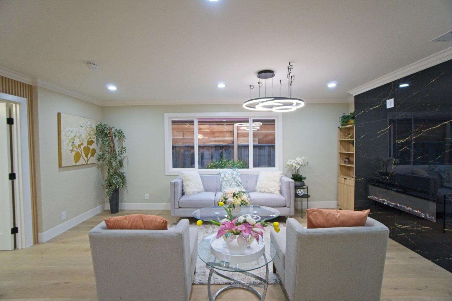 Detail Gallery Image 7 of 31 For 922 Iris Ave, Sunnyvale,  CA 94086 - 4 Beds | 3 Baths