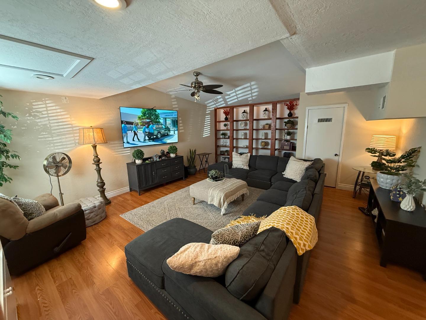 Detail Gallery Image 8 of 29 For 7610 Miller Ave, Gilroy,  CA 95020 - 5 Beds | 2/1 Baths