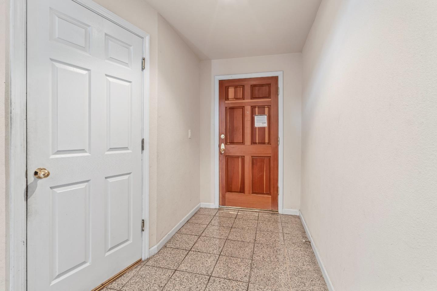 Detail Gallery Image 3 of 47 For 1383 Bacon St, San Francisco,  CA 94134 - 6 Beds | 4 Baths