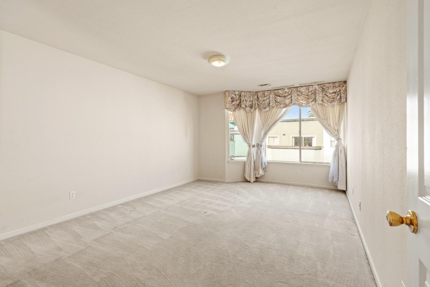 Detail Gallery Image 33 of 47 For 1383 Bacon St, San Francisco,  CA 94134 - 6 Beds | 4 Baths