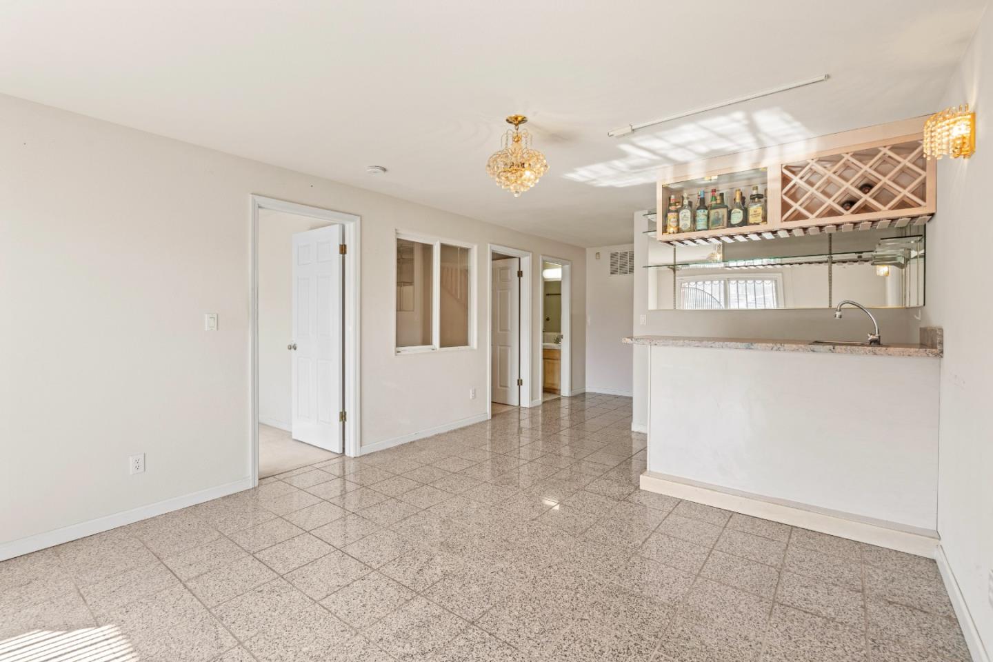 Detail Gallery Image 6 of 47 For 1383 Bacon St, San Francisco,  CA 94134 - 6 Beds | 4 Baths