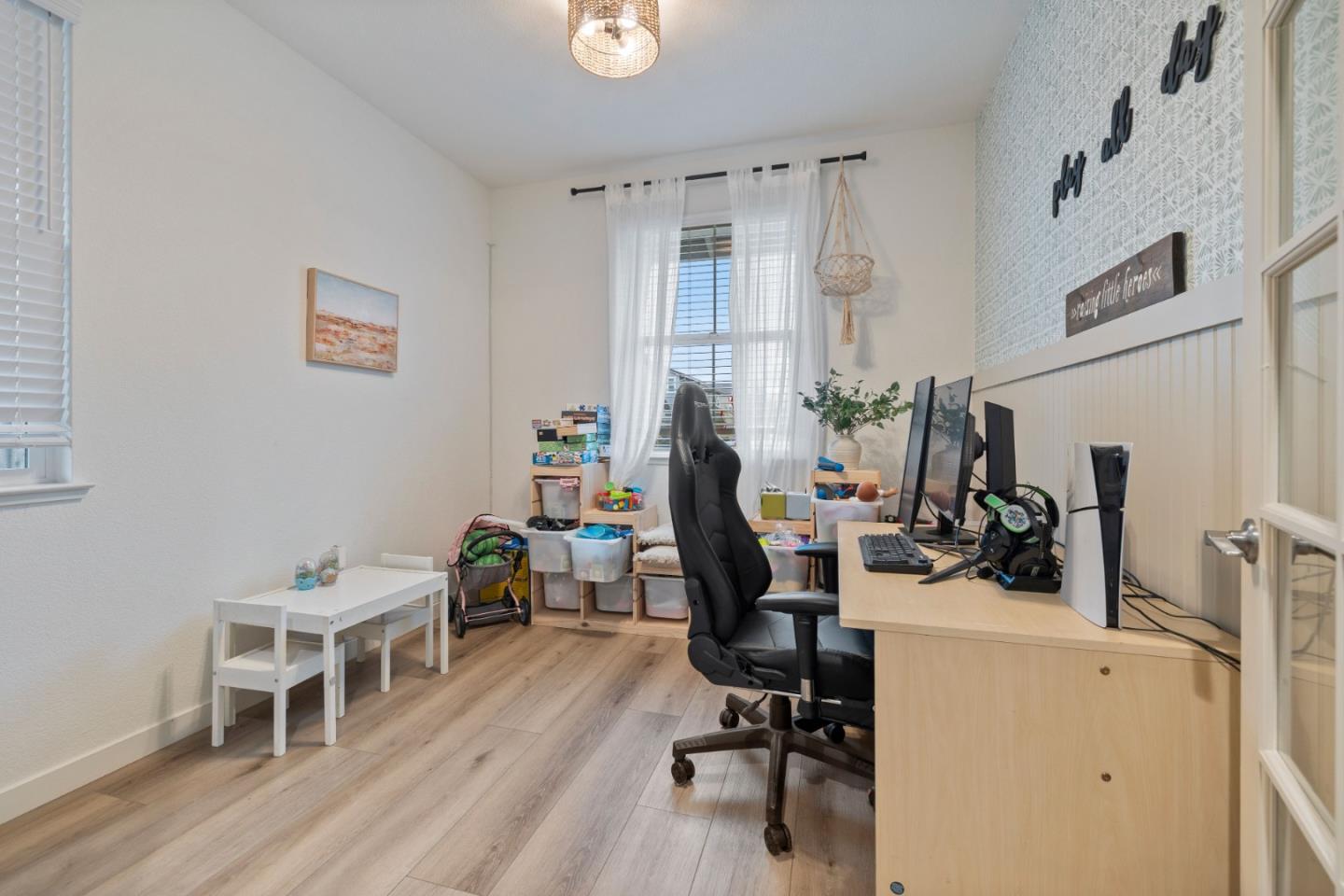 Detail Gallery Image 10 of 27 For 2651 Mulholland Dr, Lathrop,  CA 95330 - 3 Beds | 2/1 Baths