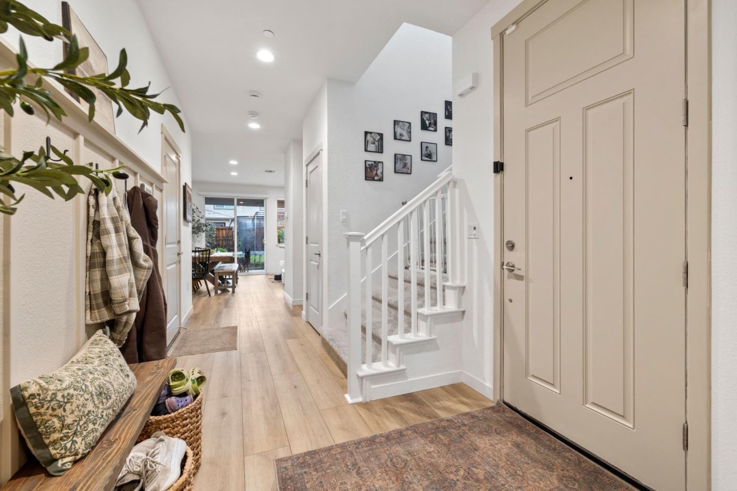 Detail Gallery Image 11 of 27 For 2651 Mulholland Dr, Lathrop,  CA 95330 - 3 Beds | 2/1 Baths