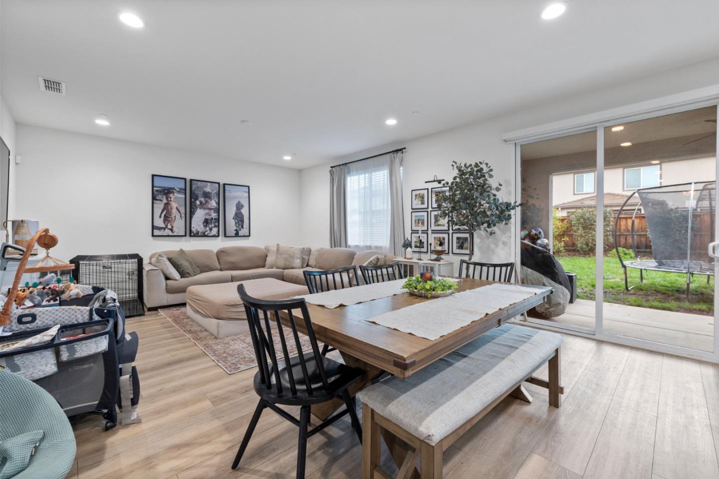 Detail Gallery Image 8 of 27 For 2651 Mulholland Dr, Lathrop,  CA 95330 - 3 Beds | 2/1 Baths