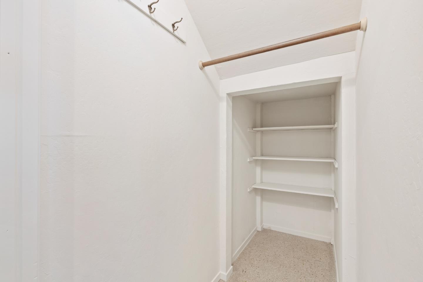 Detail Gallery Image 26 of 32 For 900 Los Robles Ave, Palo Alto,  CA 94306 - 4 Beds | 3 Baths