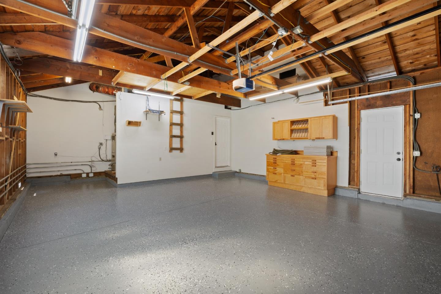 Detail Gallery Image 27 of 32 For 900 Los Robles Ave, Palo Alto,  CA 94306 - 4 Beds | 3 Baths