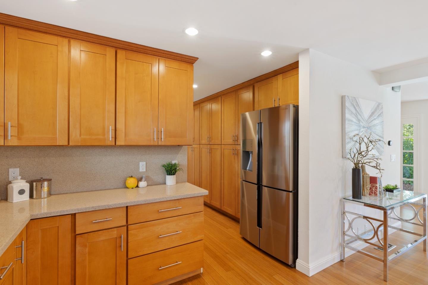 Detail Gallery Image 9 of 32 For 900 Los Robles Ave, Palo Alto,  CA 94306 - 4 Beds | 3 Baths