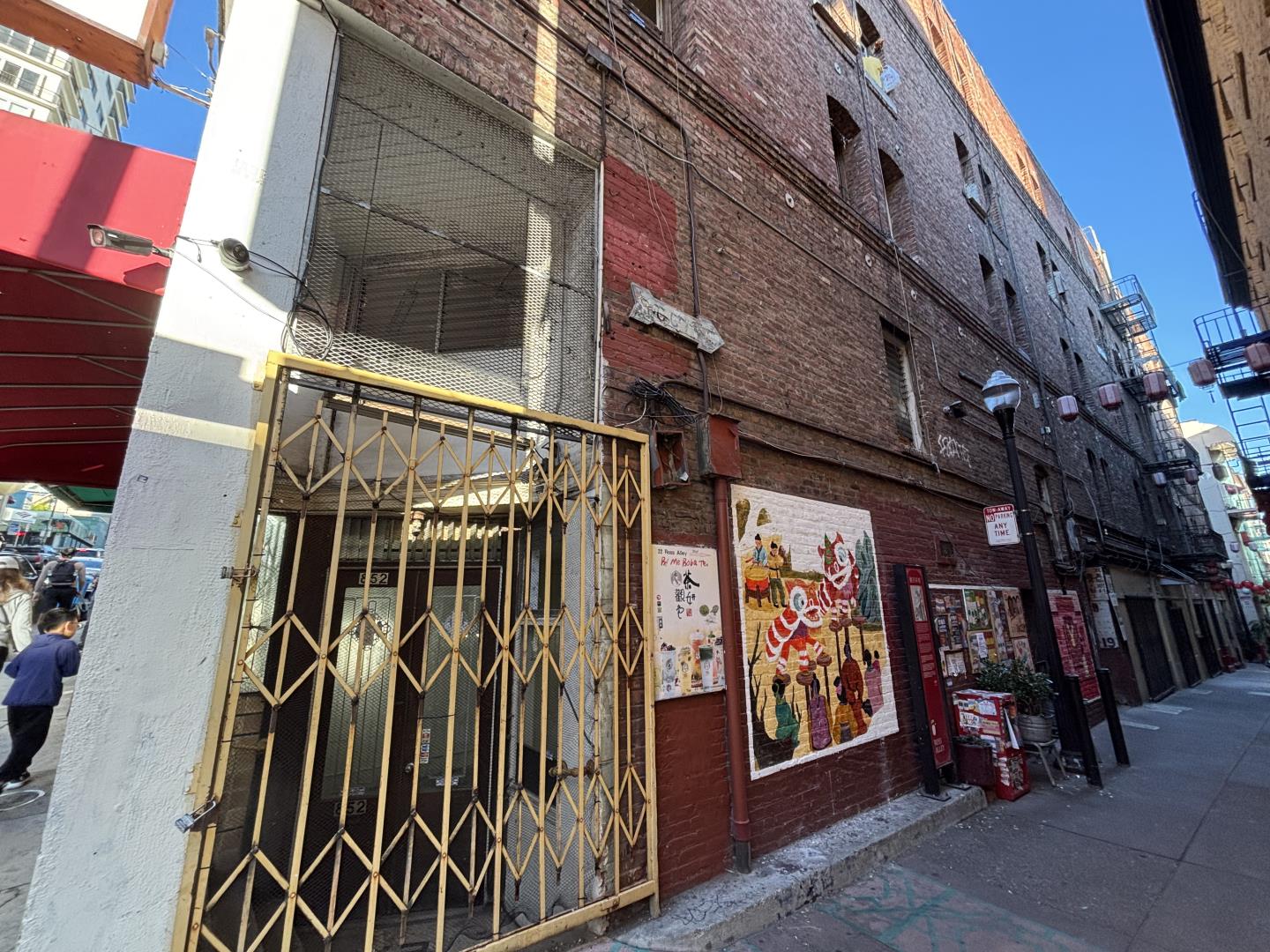 Detail Gallery Image 2 of 7 For 852 Washington, San Francisco,  CA 94108 - – Beds | – Baths