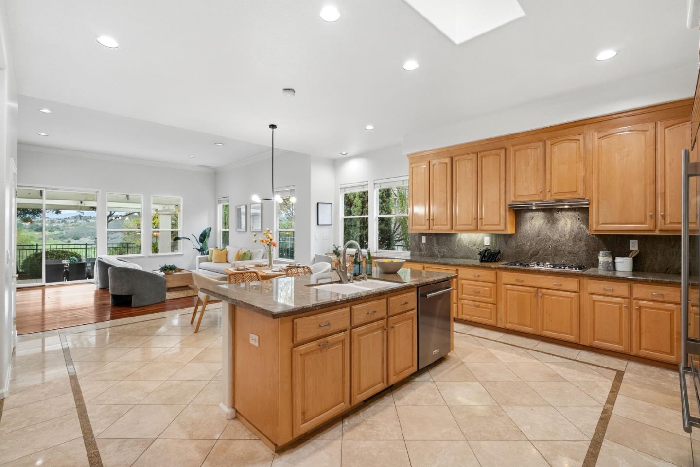 Detail Gallery Image 13 of 50 For 5253 Vicenza Way, San Jose,  CA 95138 - 4 Beds | 3 Baths