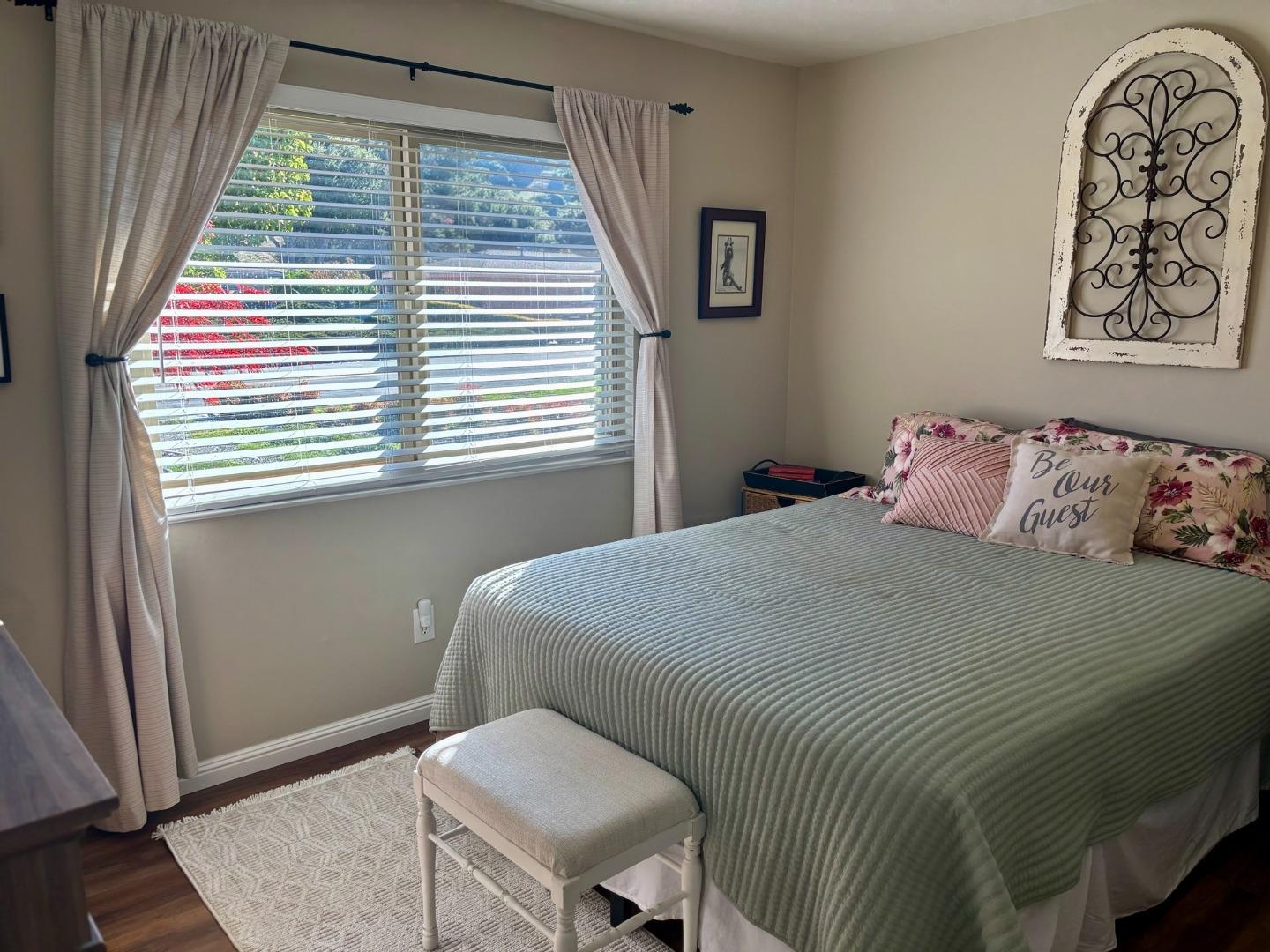 Detail Gallery Image 16 of 38 For 20120 Portola Dr, Salinas,  CA 93908 - 3 Beds | 2 Baths