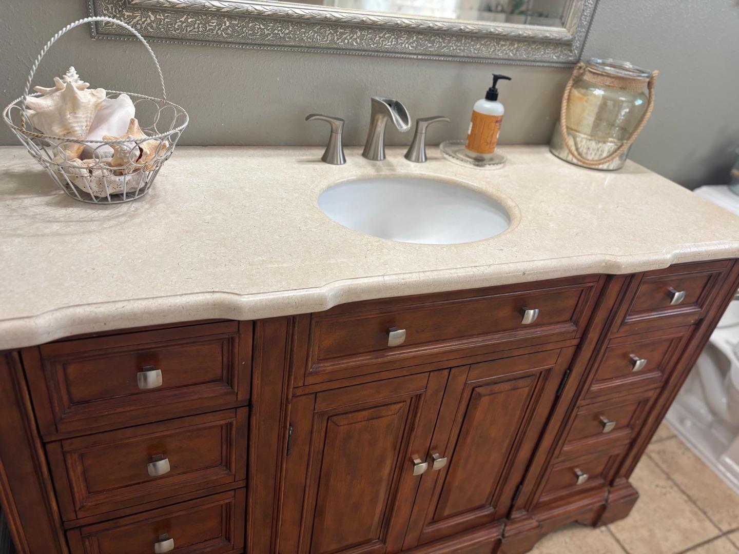 Detail Gallery Image 18 of 38 For 20120 Portola Dr, Salinas,  CA 93908 - 3 Beds | 2 Baths