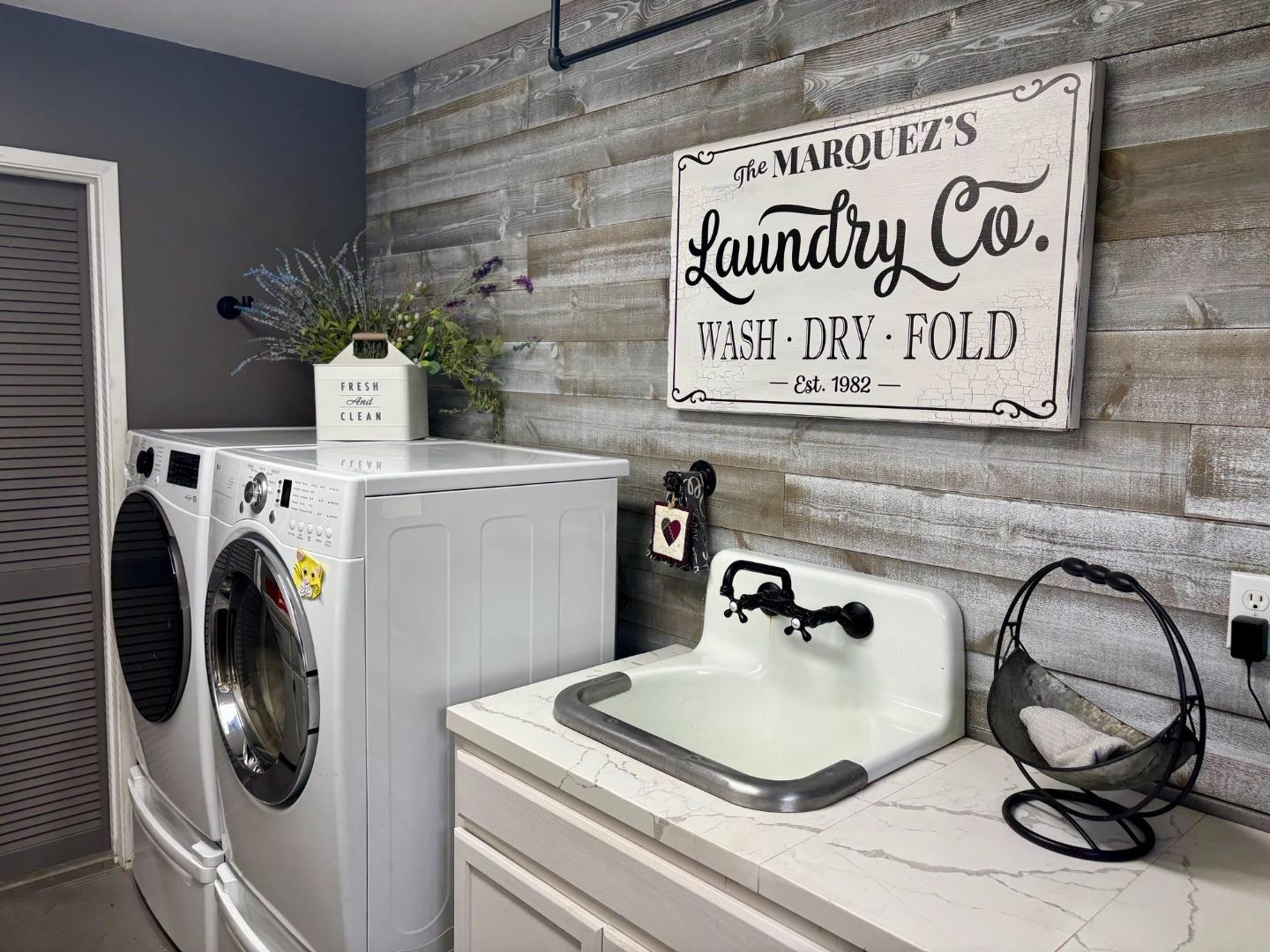 Detail Gallery Image 22 of 38 For 20120 Portola Dr, Salinas,  CA 93908 - 3 Beds | 2 Baths