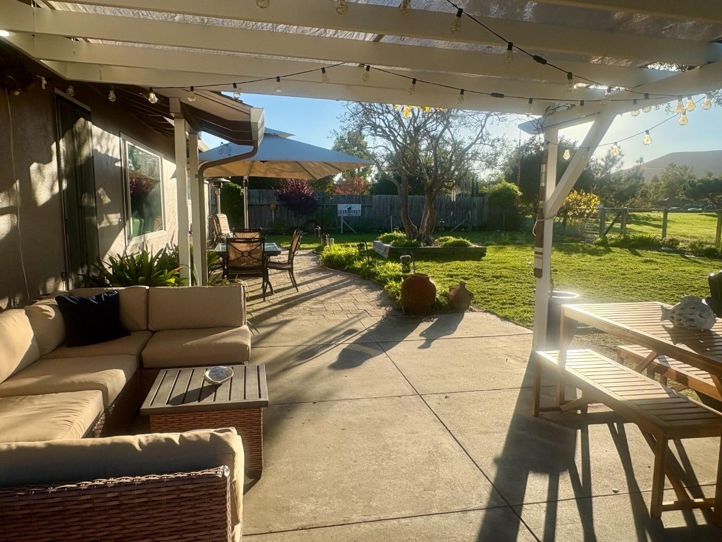 Detail Gallery Image 28 of 38 For 20120 Portola Dr, Salinas,  CA 93908 - 3 Beds | 2 Baths