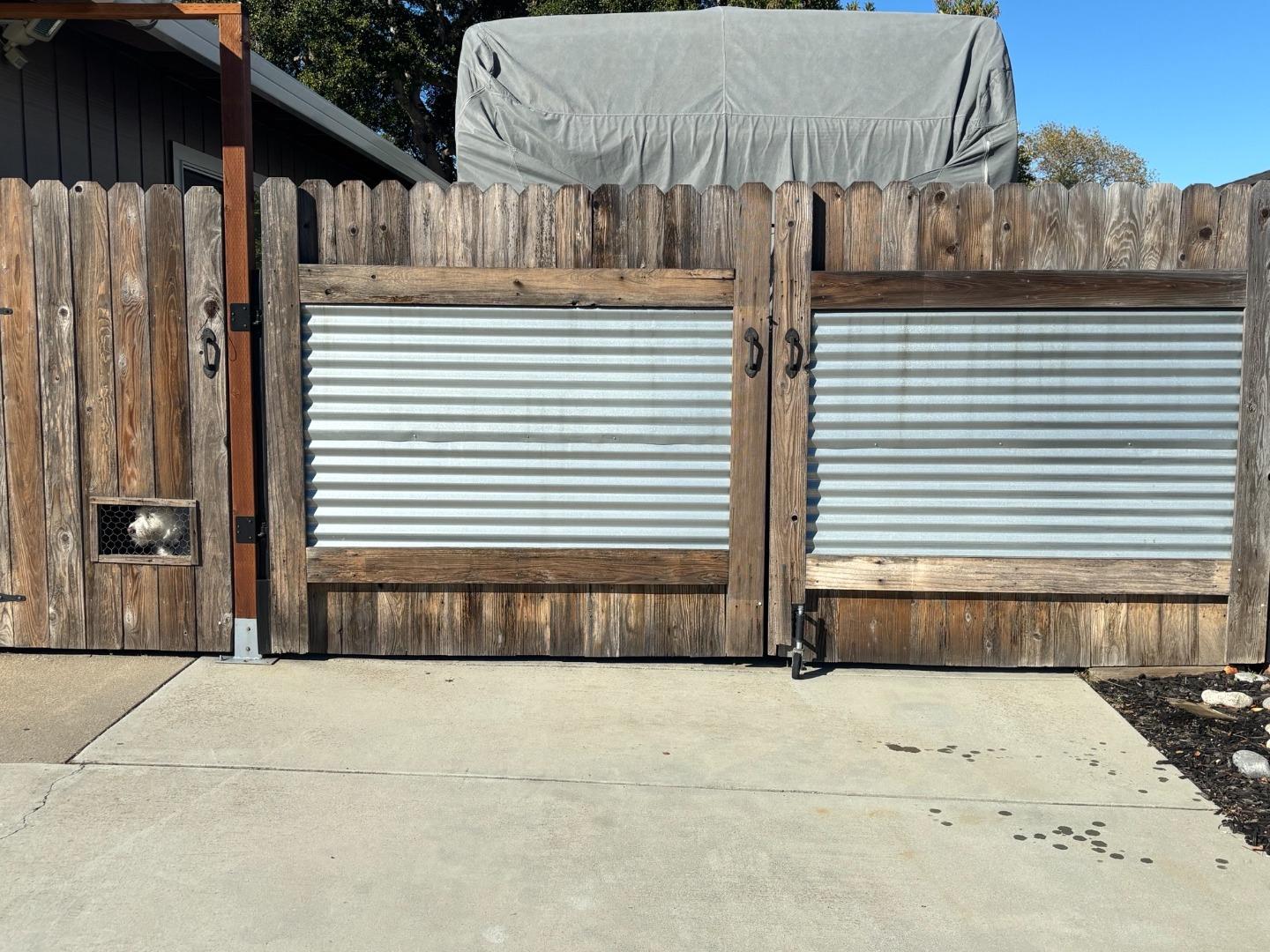 Detail Gallery Image 33 of 38 For 20120 Portola Dr, Salinas,  CA 93908 - 3 Beds | 2 Baths