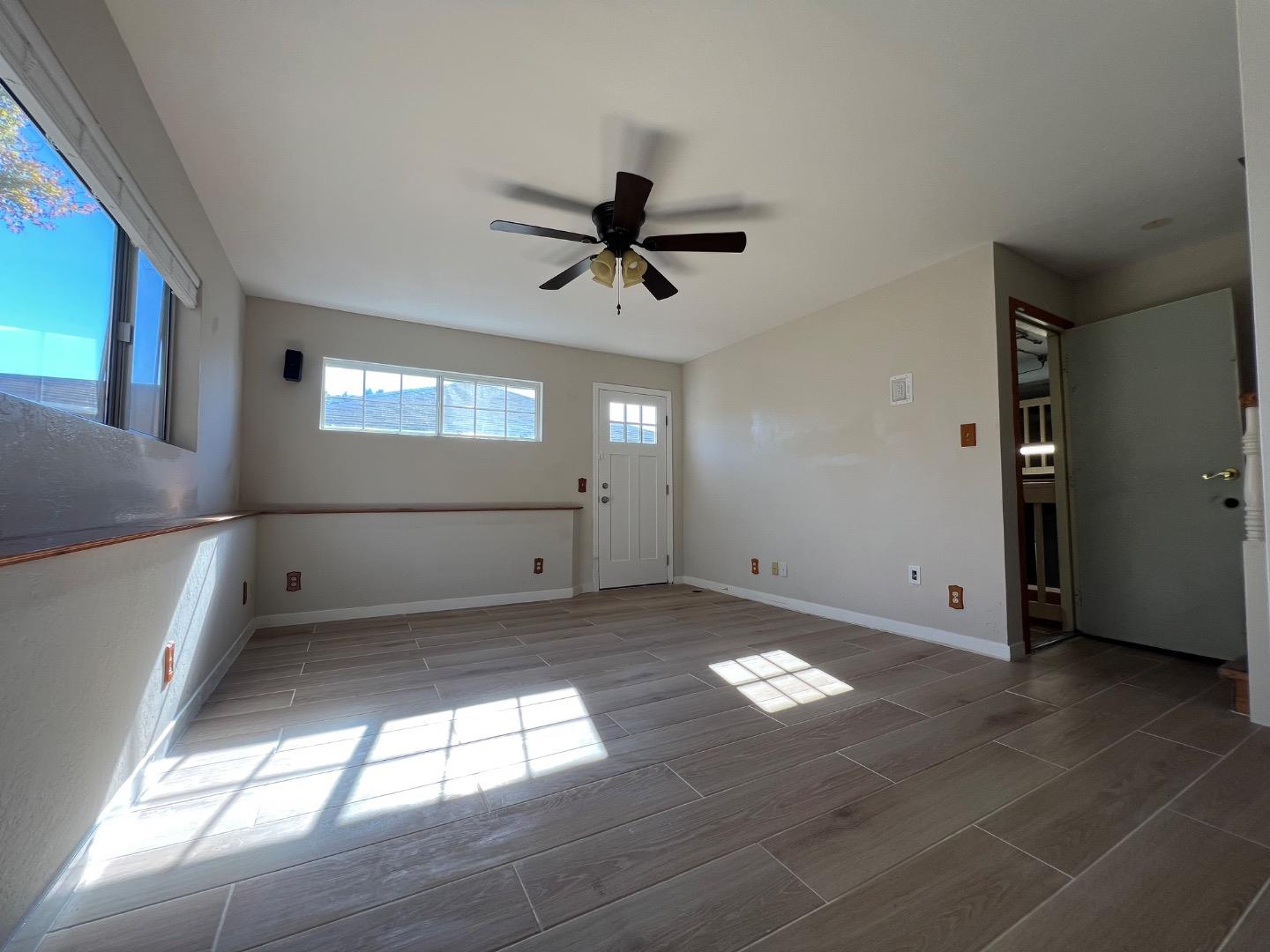 Detail Gallery Image 13 of 29 For 3833 Brookdale Blvd, Castro Valley,  CA 94546 - 4 Beds | 2/1 Baths