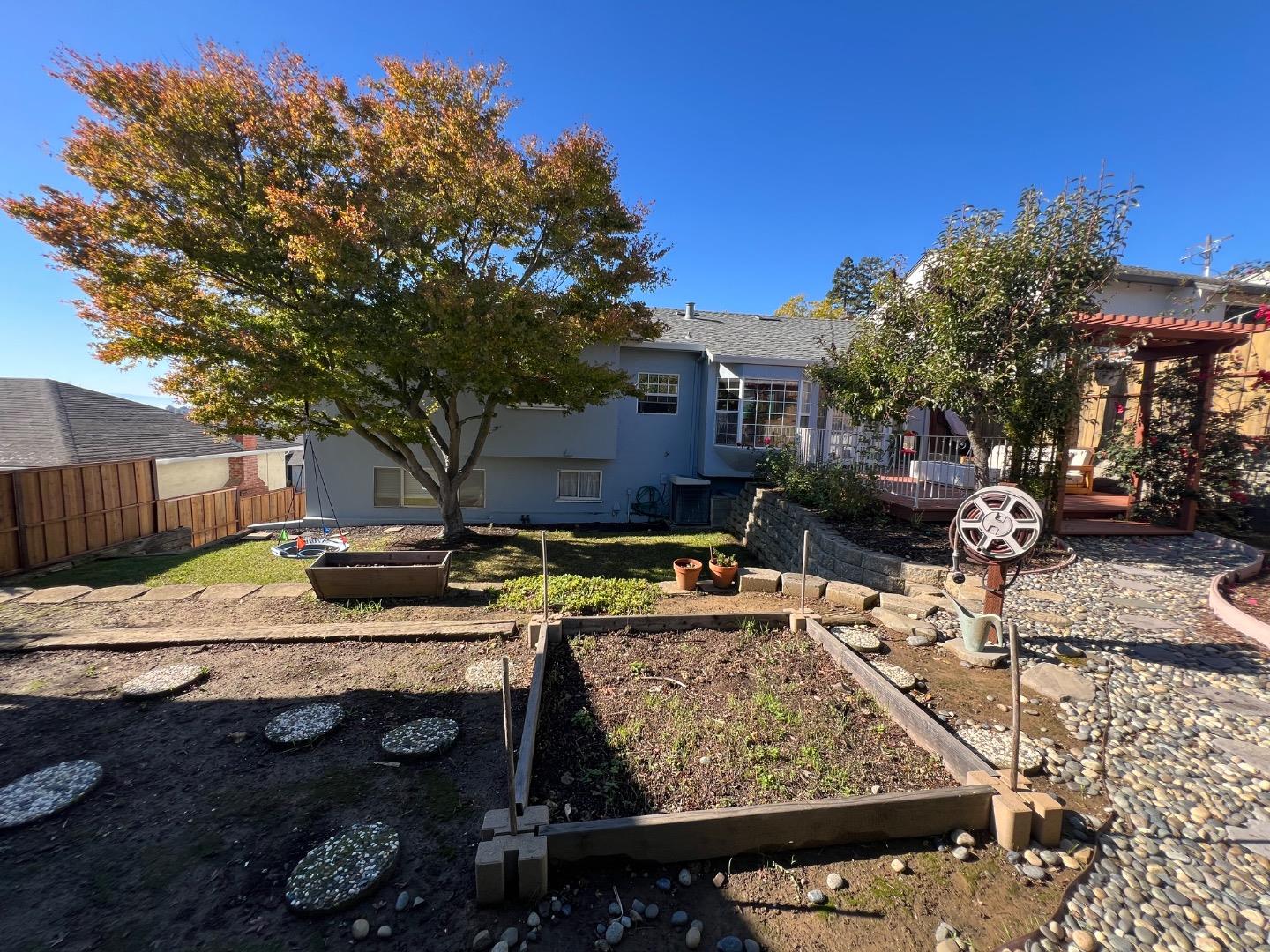 Detail Gallery Image 34 of 37 For 3833 Brookdale Blvd, Castro Valley,  CA 94546 - 4 Beds | 2/1 Baths