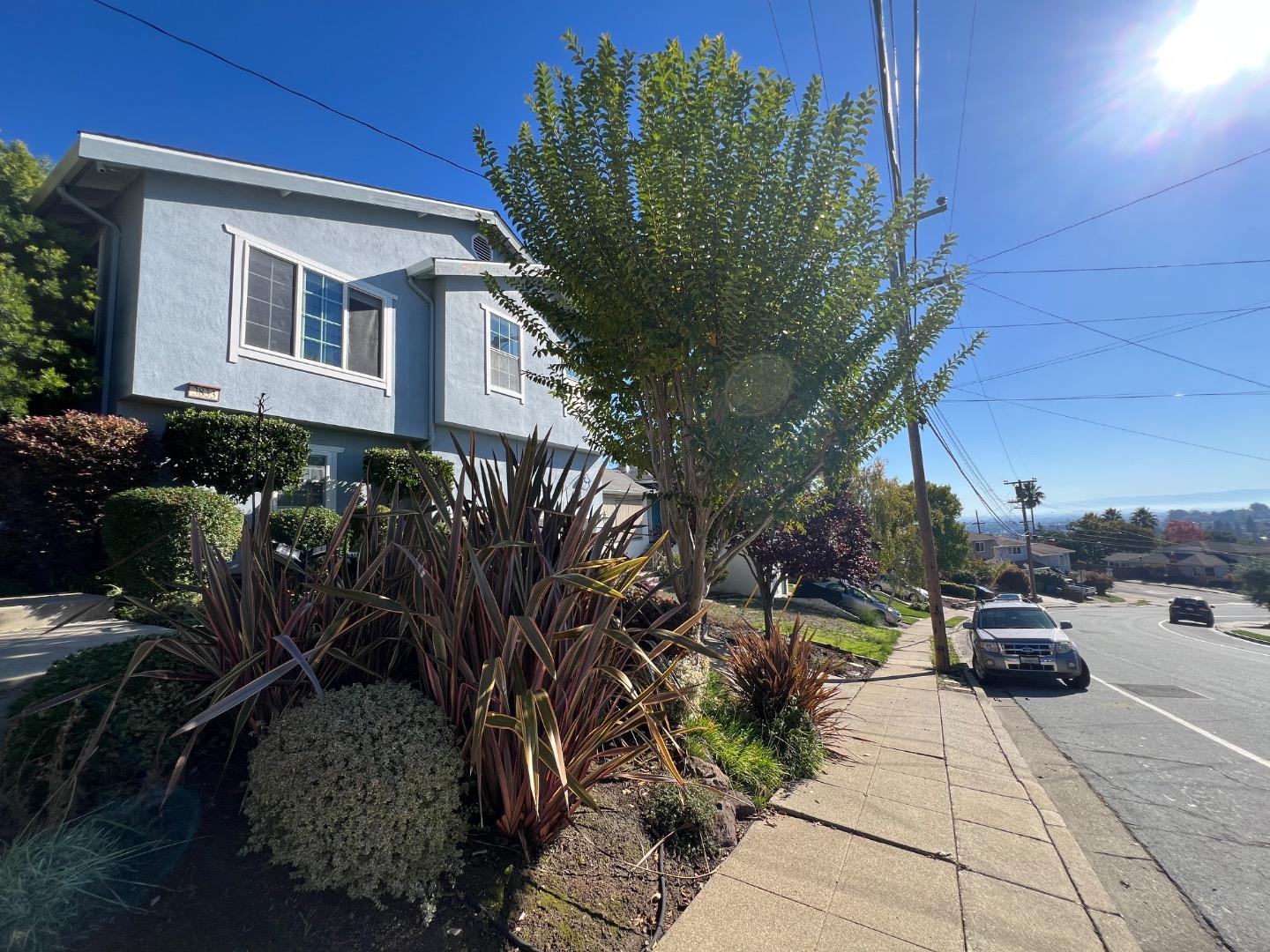 Detail Gallery Image 36 of 37 For 3833 Brookdale Blvd, Castro Valley,  CA 94546 - 4 Beds | 2/1 Baths