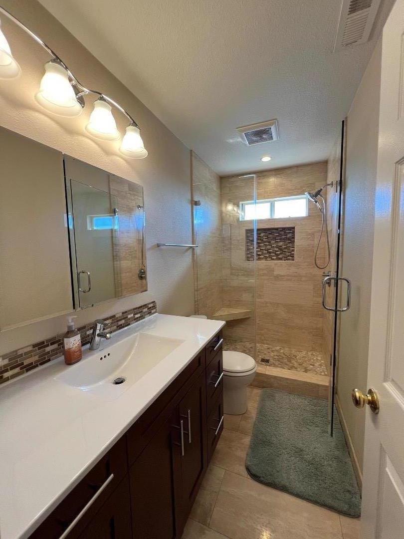 Detail Gallery Image 6 of 29 For 3833 Brookdale Blvd, Castro Valley,  CA 94546 - 4 Beds | 2/1 Baths