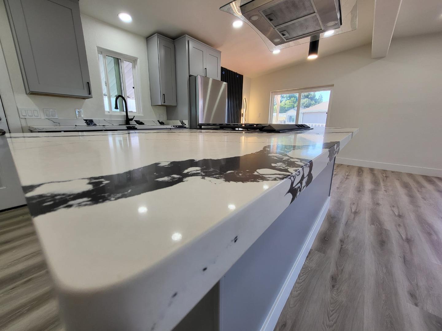 Detail Gallery Image 8 of 19 For 440 Moffett Blvd #61,  Mountain View,  CA 94043 - 2 Beds | 2 Baths