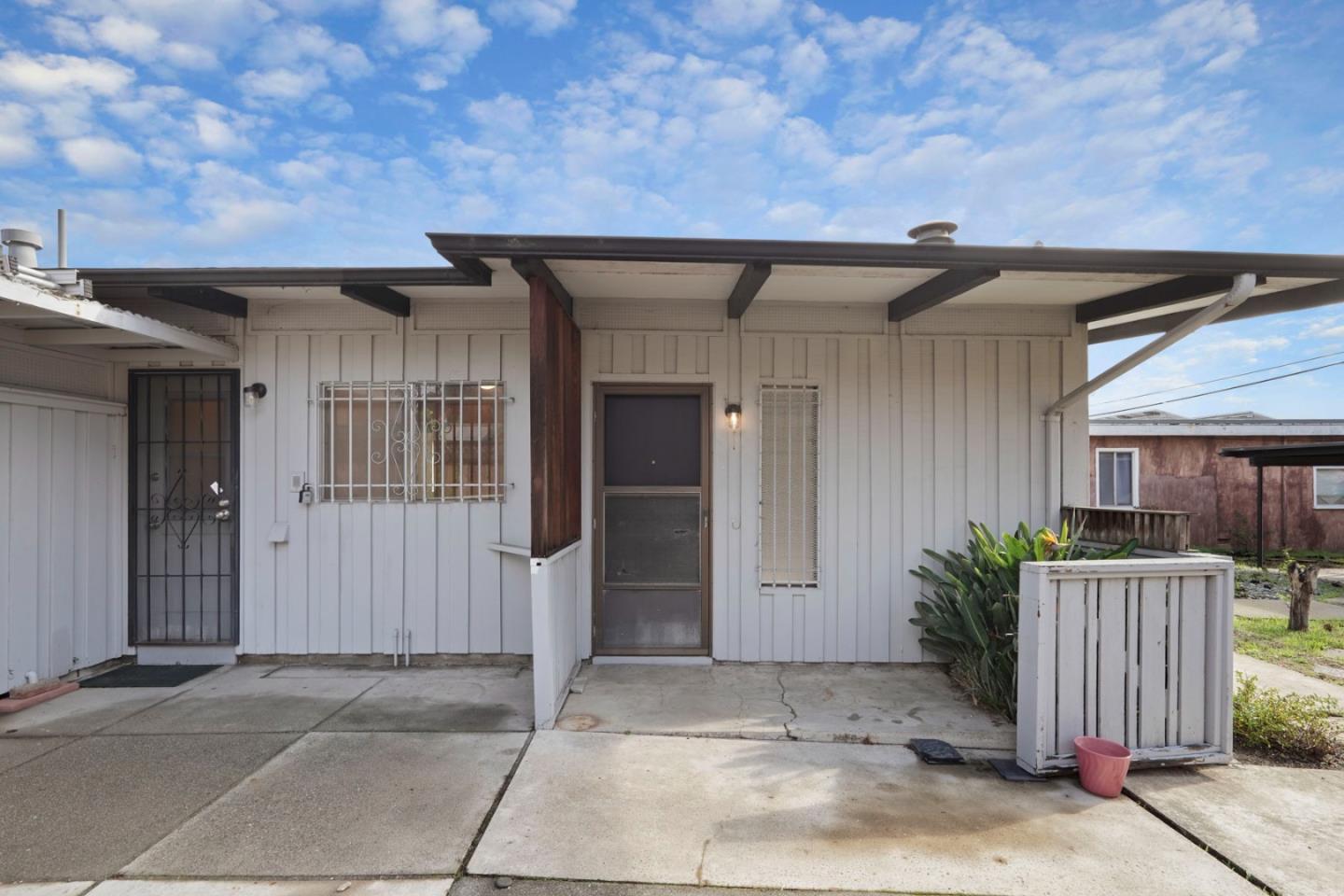 Detail Gallery Image 3 of 15 For 3315 Esmond Ave, Richmond,  CA 94805 - 3 Beds | 1 Baths