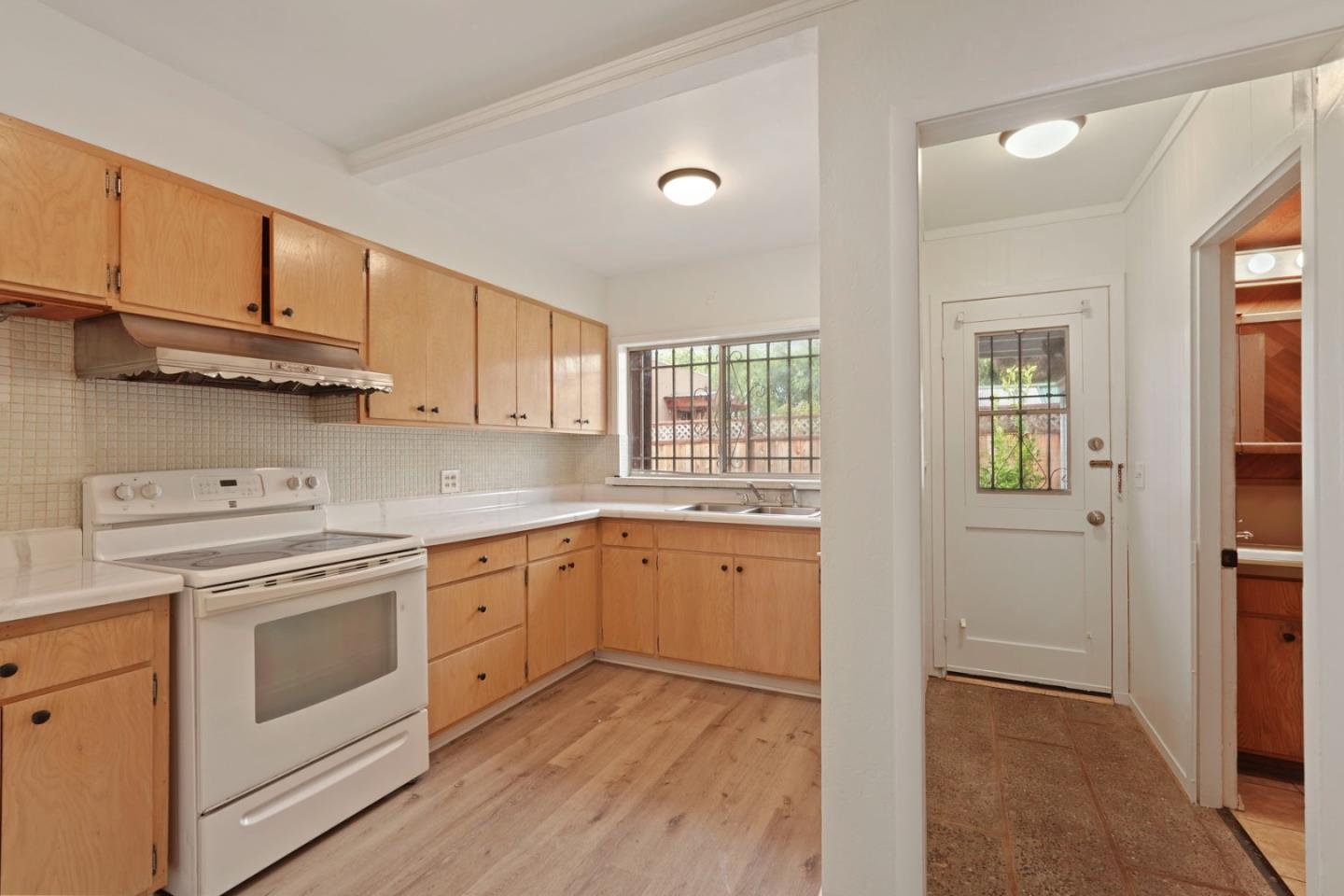 Detail Gallery Image 9 of 15 For 3315 Esmond Ave, Richmond,  CA 94805 - 3 Beds | 1 Baths