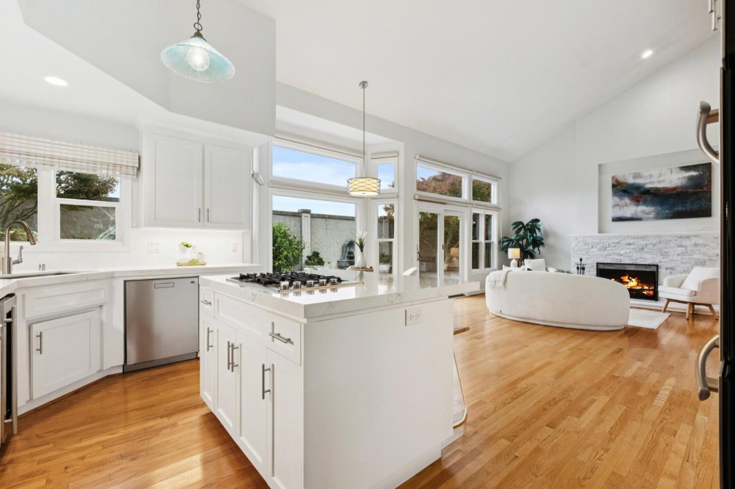 Detail Gallery Image 15 of 66 For 321 Eagle Trace Dr, Half Moon Bay,  CA 94019 - 3 Beds | 2/1 Baths