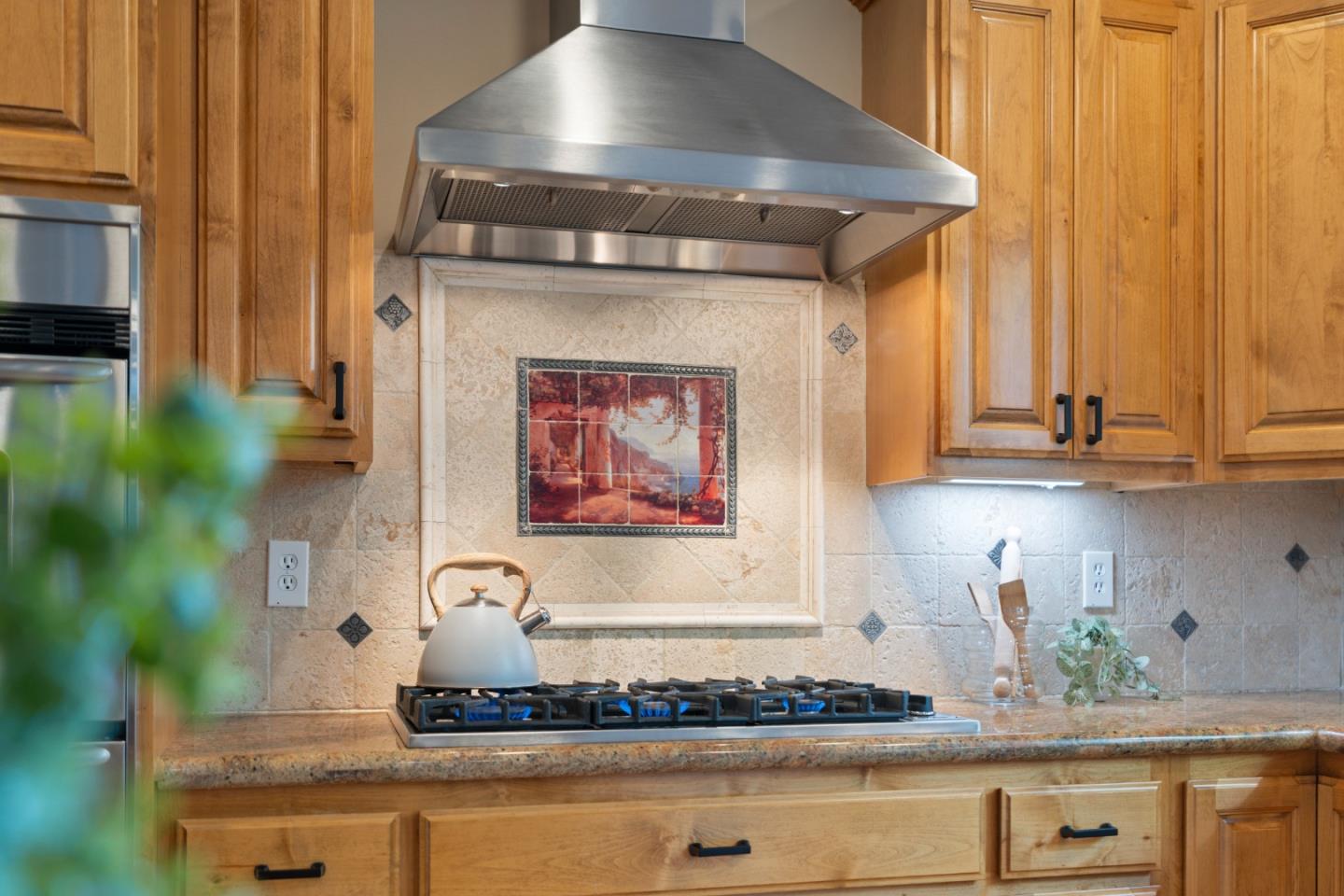 Detail Gallery Image 10 of 49 For 18 Sherman Ct, Scotts Valley,  CA 95066 - 4 Beds | 2/1 Baths