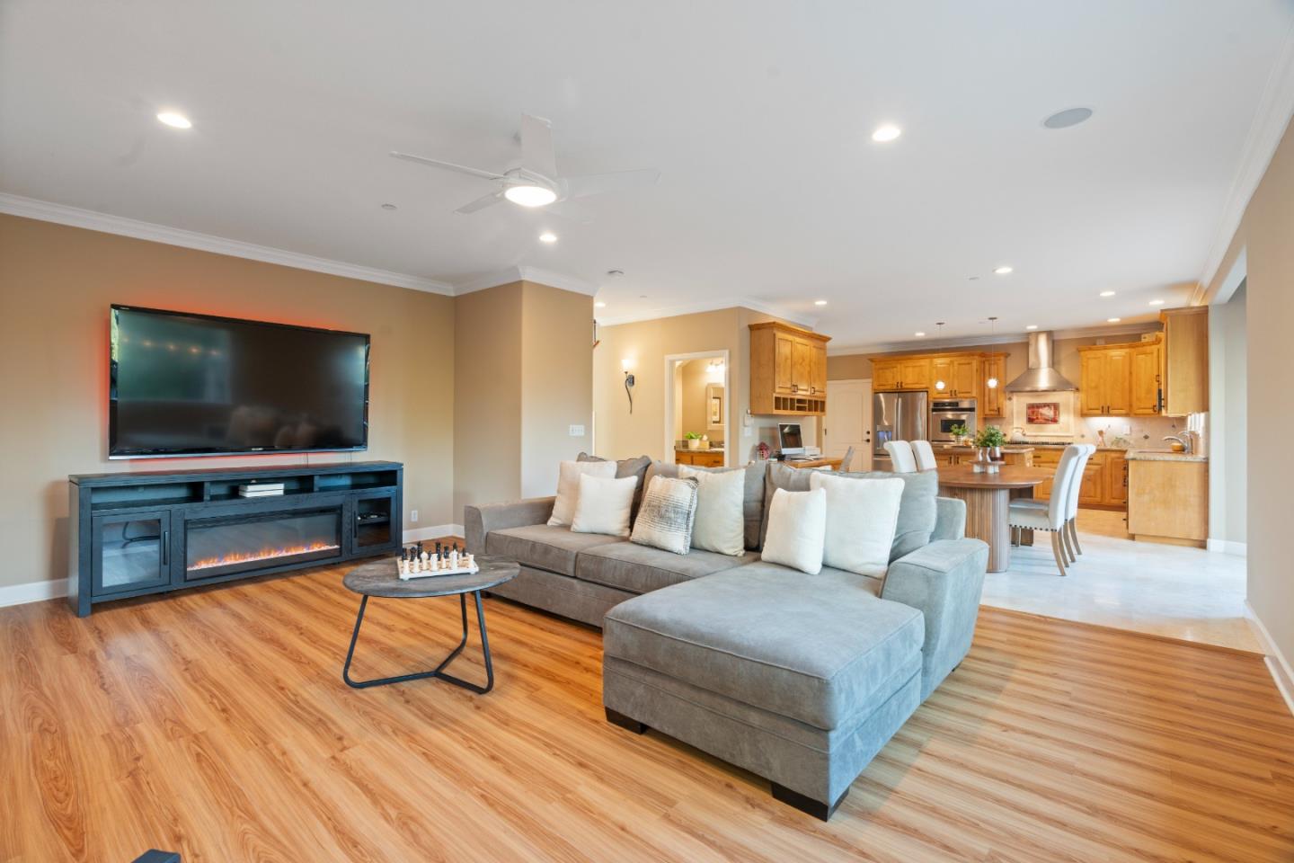 Detail Gallery Image 12 of 49 For 18 Sherman Ct, Scotts Valley,  CA 95066 - 4 Beds | 2/1 Baths