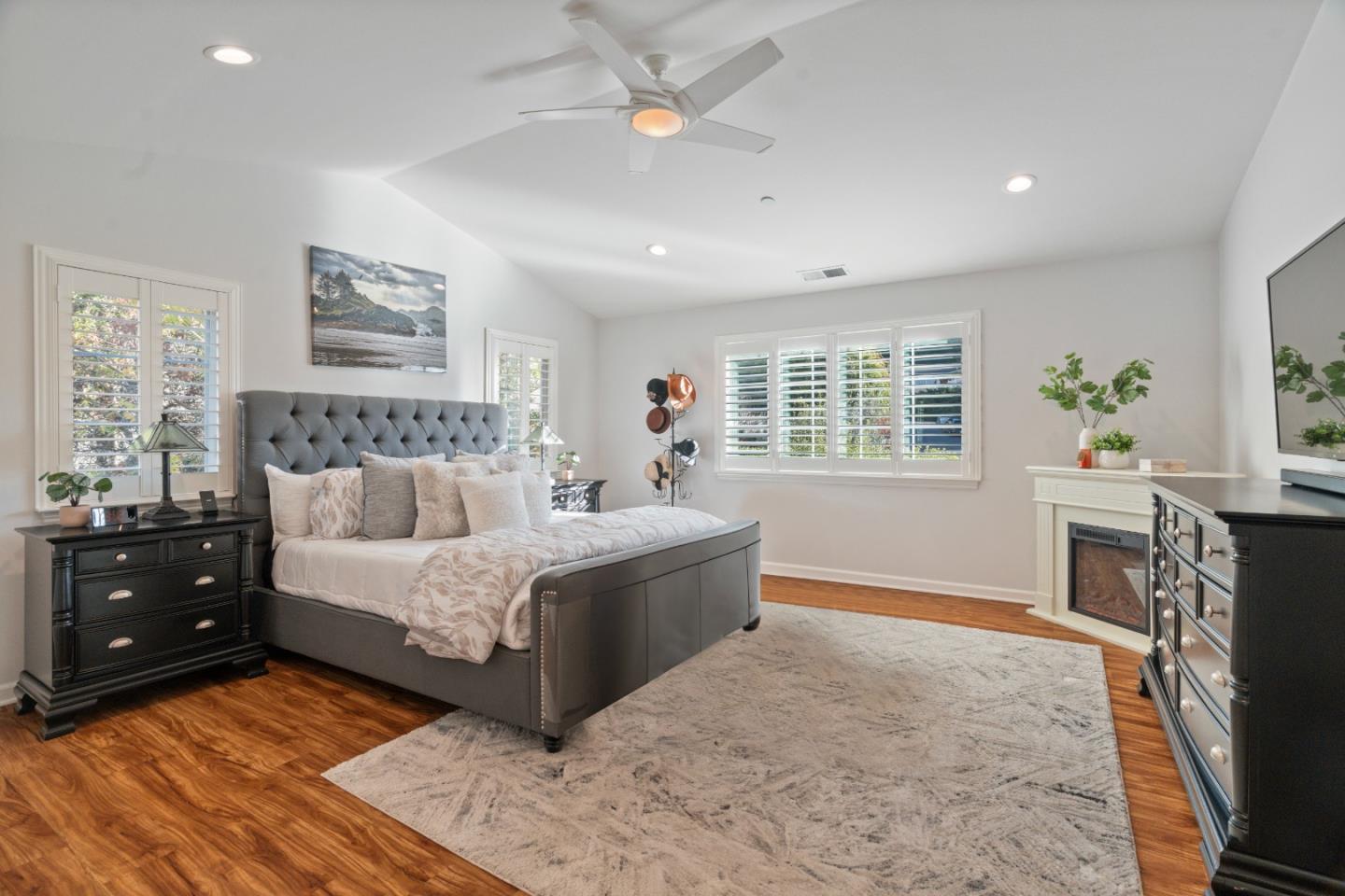 Detail Gallery Image 15 of 49 For 18 Sherman Ct, Scotts Valley,  CA 95066 - 4 Beds | 2/1 Baths