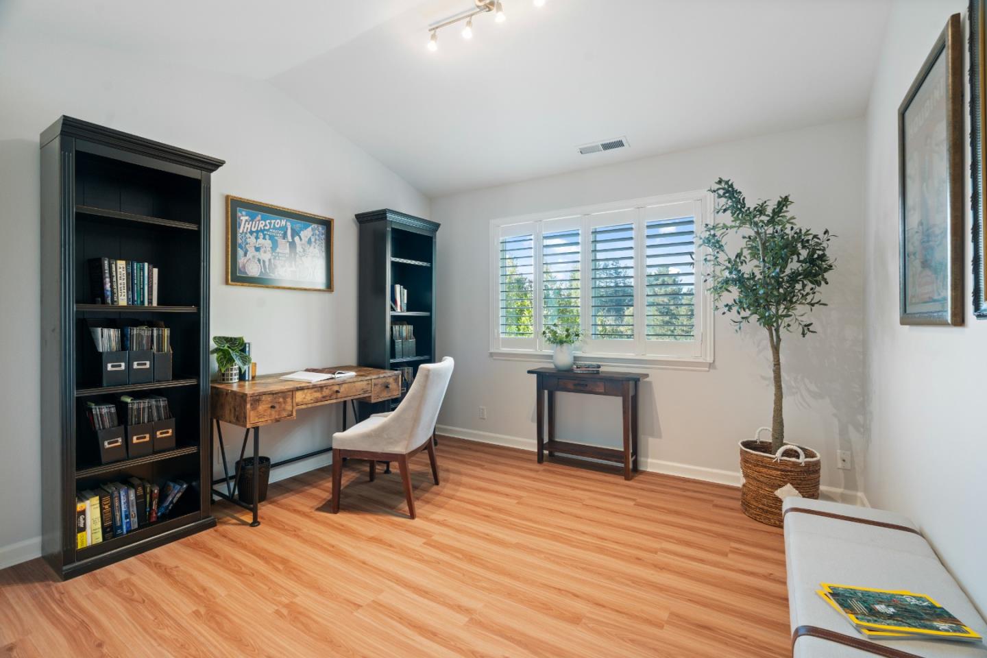 Detail Gallery Image 22 of 49 For 18 Sherman Ct, Scotts Valley,  CA 95066 - 4 Beds | 2/1 Baths