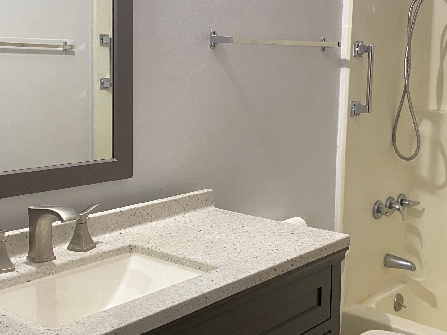 Detail Gallery Image 5 of 11 For 4851 Mintwood Ct, San Jose,  CA 95129 - 2 Beds | 1/1 Baths