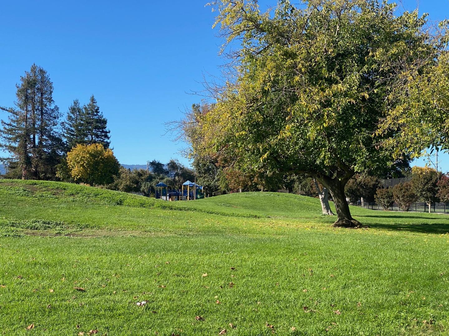 Detail Gallery Image 9 of 11 For 4851 Mintwood Ct, San Jose,  CA 95129 - 2 Beds | 1/1 Baths