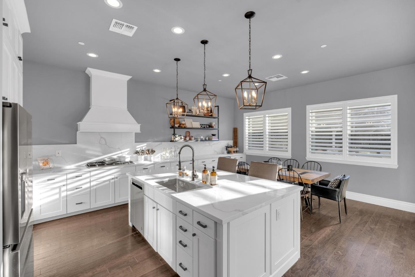 Detail Gallery Image 10 of 67 For 7277 Pitlochry Dr, Gilroy,  CA 95020 - 4 Beds | 3/1 Baths