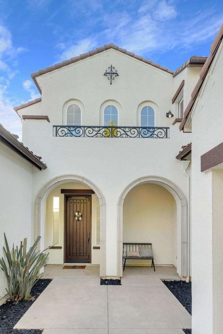 Detail Gallery Image 2 of 67 For 7277 Pitlochry Dr, Gilroy,  CA 95020 - 4 Beds | 3/1 Baths