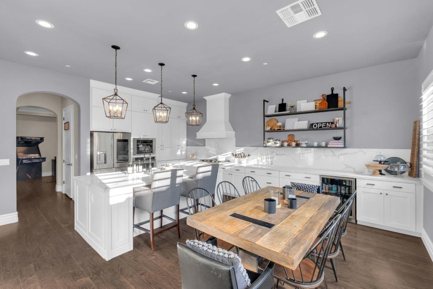 Detail Gallery Image 9 of 67 For 7277 Pitlochry Dr, Gilroy,  CA 95020 - 4 Beds | 3/1 Baths