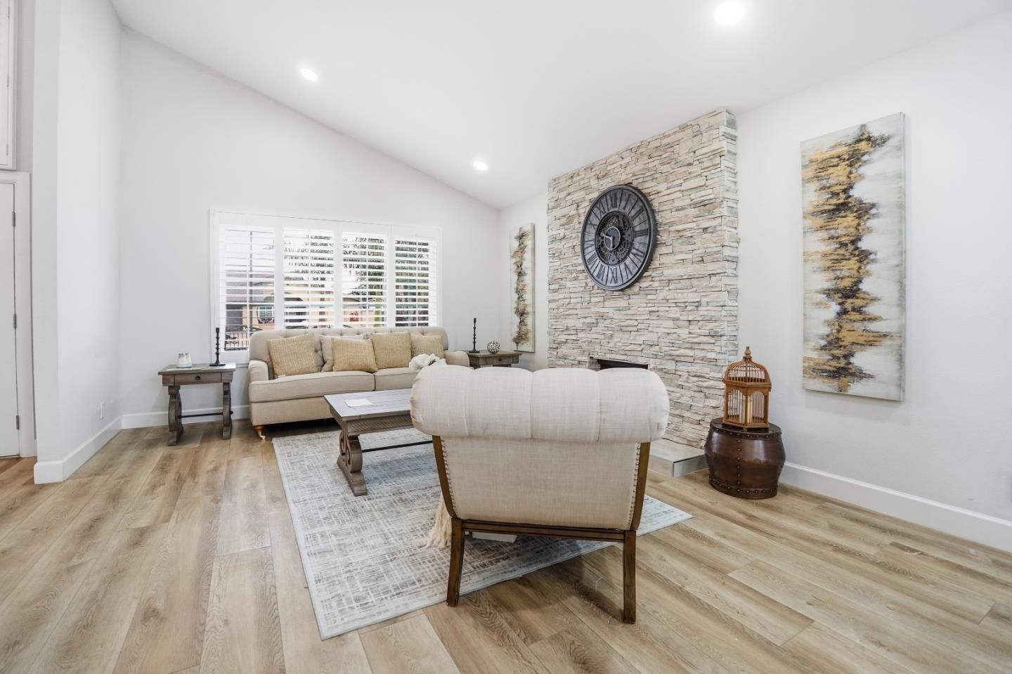 Detail Gallery Image 4 of 31 For 11383 Stonecress Ave, Fountain Valley,  CA 92708 - 6 Beds | 4/1 Baths