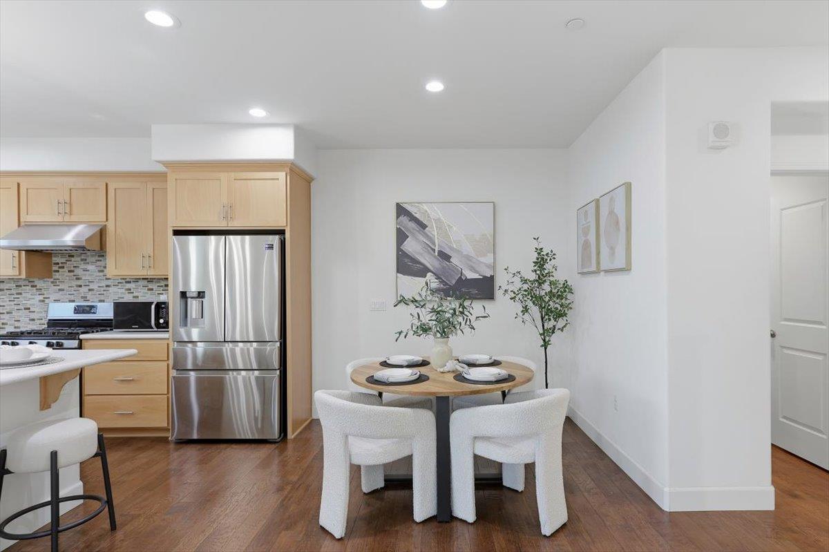 Detail Gallery Image 11 of 62 For 125 Maidenhair Ter, Sunnyvale,  CA 94086 - 3 Beds | 3/1 Baths