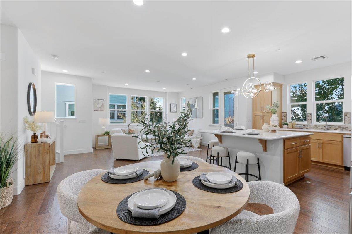 Detail Gallery Image 13 of 62 For 125 Maidenhair Ter, Sunnyvale,  CA 94086 - 3 Beds | 3/1 Baths