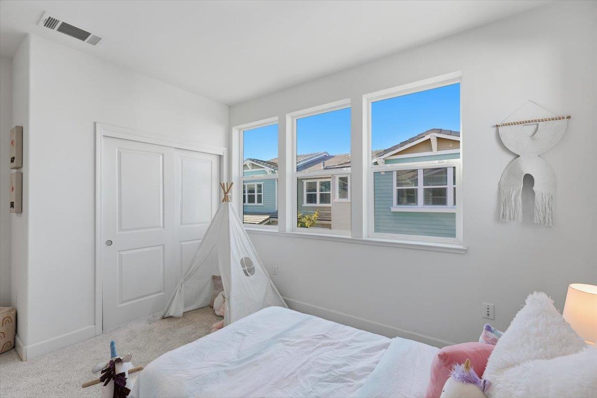 Detail Gallery Image 43 of 62 For 125 Maidenhair Ter, Sunnyvale,  CA 94086 - 3 Beds | 3/1 Baths