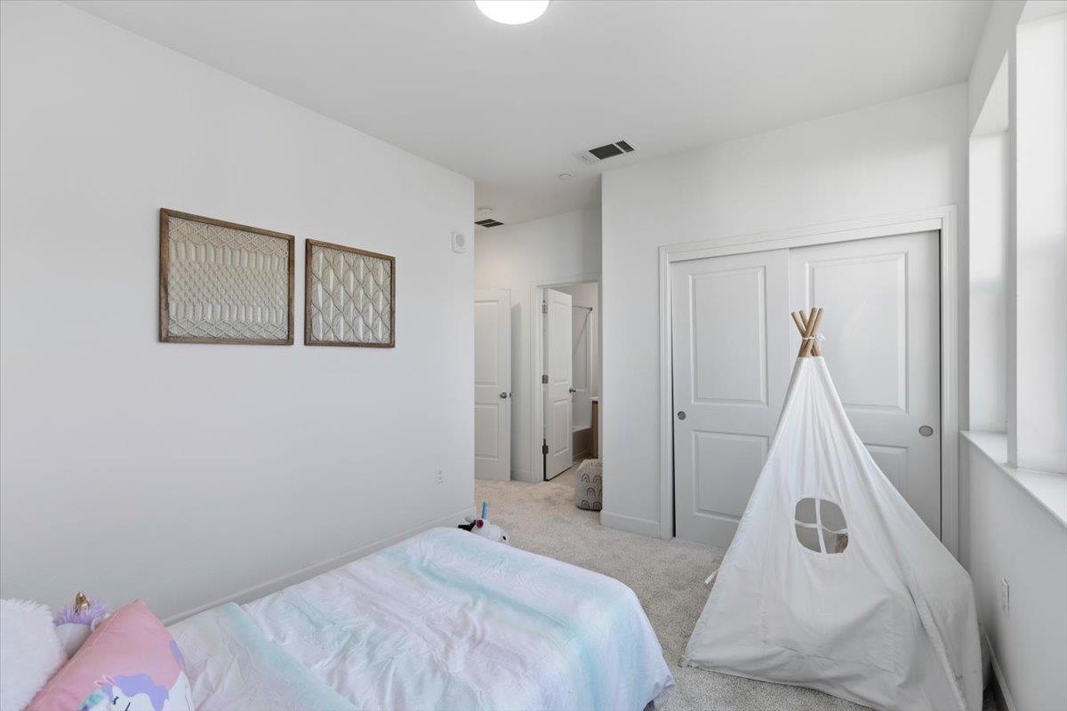 Detail Gallery Image 44 of 62 For 125 Maidenhair Ter, Sunnyvale,  CA 94086 - 3 Beds | 3/1 Baths