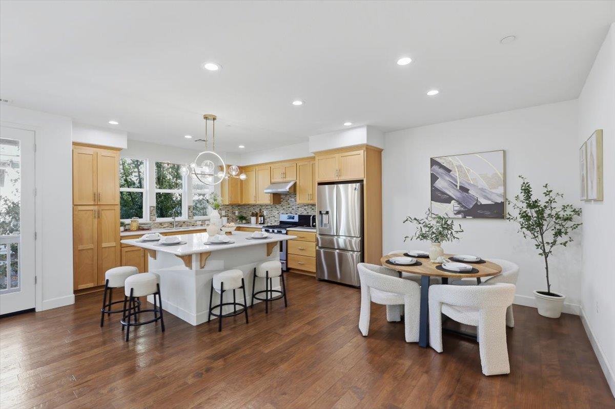 Detail Gallery Image 6 of 62 For 125 Maidenhair Ter, Sunnyvale,  CA 94086 - 3 Beds | 3/1 Baths