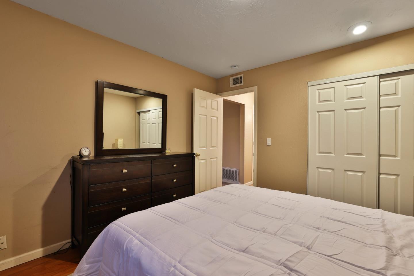Detail Gallery Image 7 of 12 For 5480 Tradewinds Walkway #1,  San Jose,  CA 95123 - 2 Beds | 1 Baths