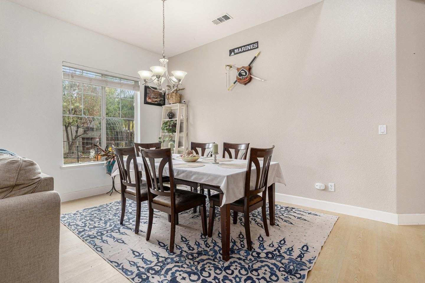 Detail Gallery Image 10 of 63 For 130 Ridge Crest Ct, Oakley,  CA 94561 - 5 Beds | 3 Baths