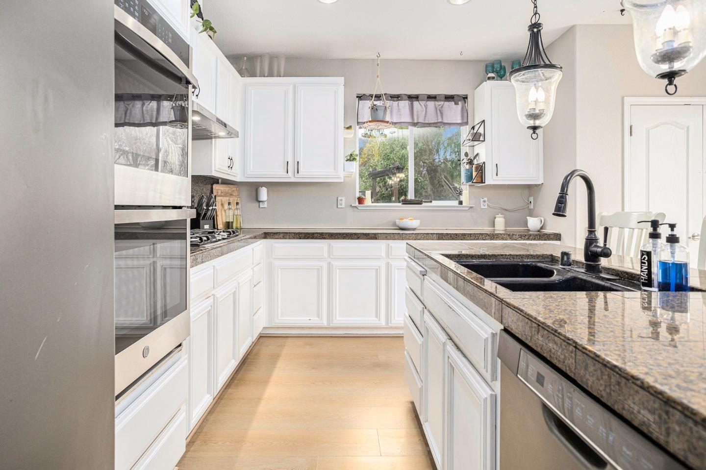 Detail Gallery Image 16 of 63 For 130 Ridge Crest Ct, Oakley,  CA 94561 - 5 Beds | 3 Baths