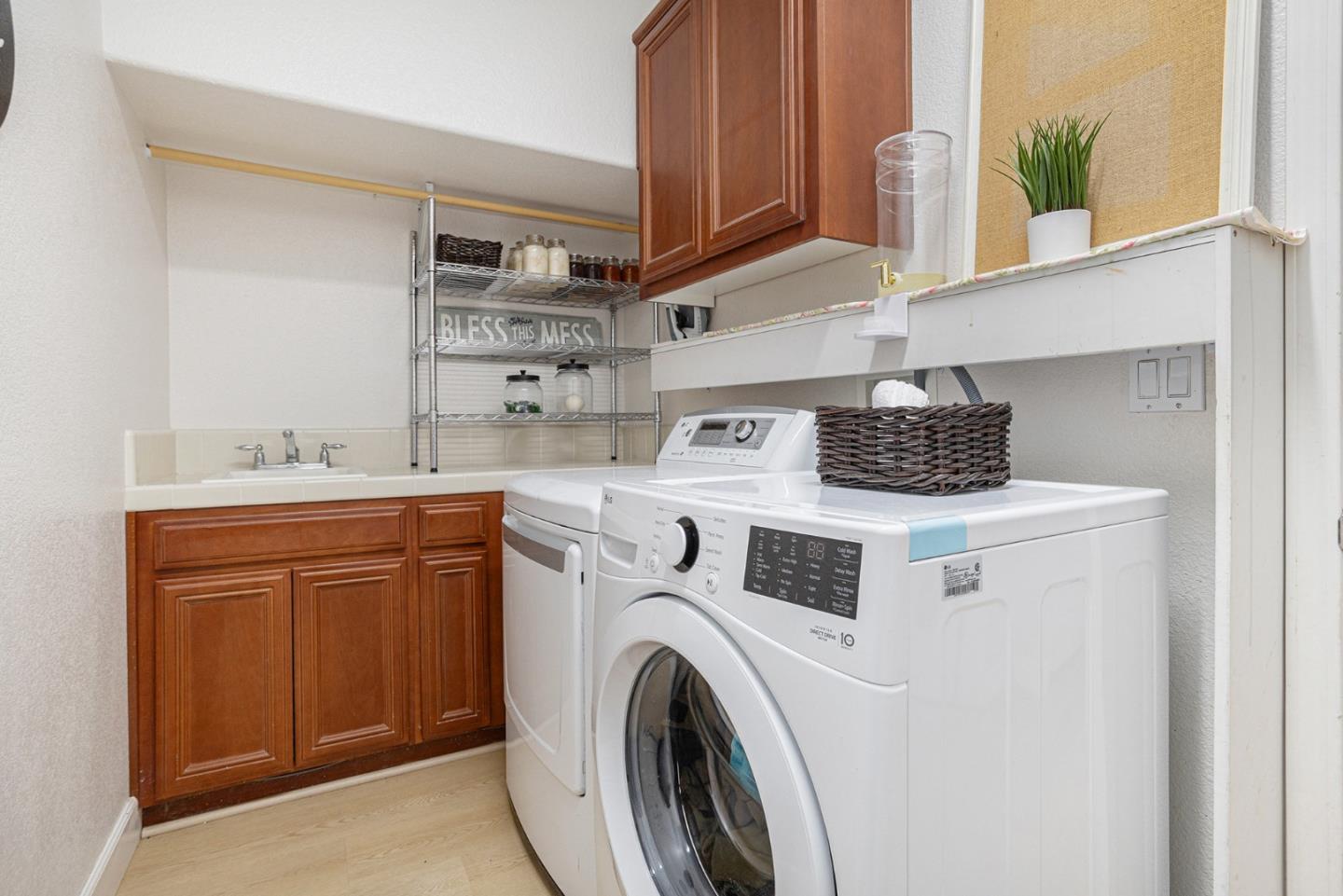 Detail Gallery Image 21 of 63 For 130 Ridge Crest Ct, Oakley,  CA 94561 - 5 Beds | 3 Baths